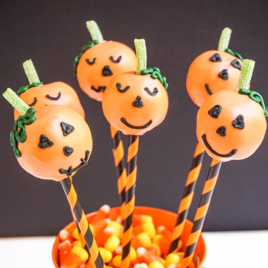 Jack-o'-Lantern Cake Pops - Recipe photo by thedessertchronicles