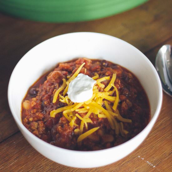 Easy vegetarian chili - Recipe photo by lowstoluxe