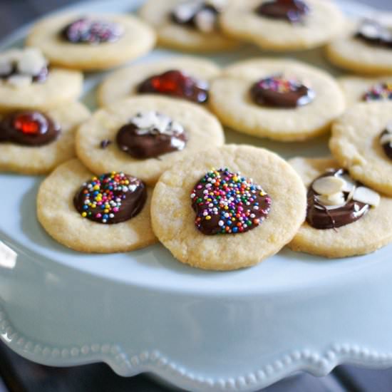 Cute as a Button Shortbread Cookies - Recipe photo by sugarlovespices