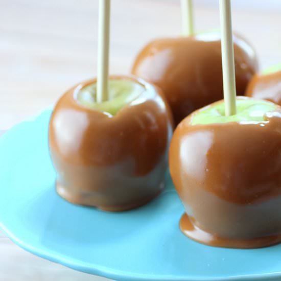 Homemade Caramel Apples - Recipe photo by PintSizedBaker