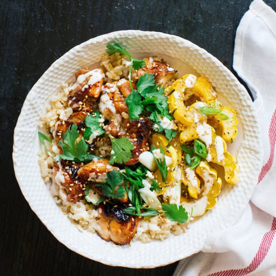 Honey Sriracha Chicken Bowls - Recipe photo by Kitchen Konfidence