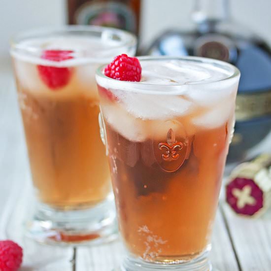 Chambord & Ginger Beer Cocktail - Recipe photo by Cooks With Cocktails