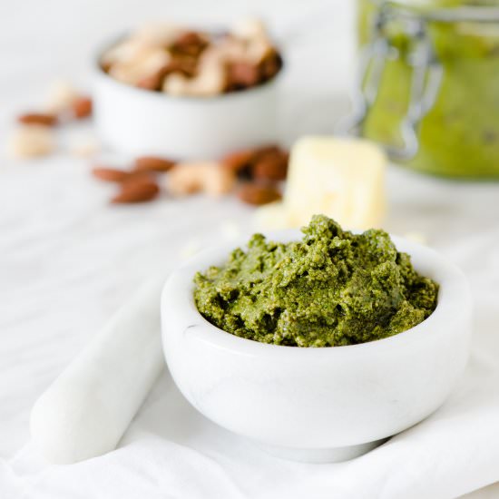 Almond & Cashew Pesto - Recipe photo by theadventuresofbobandshan