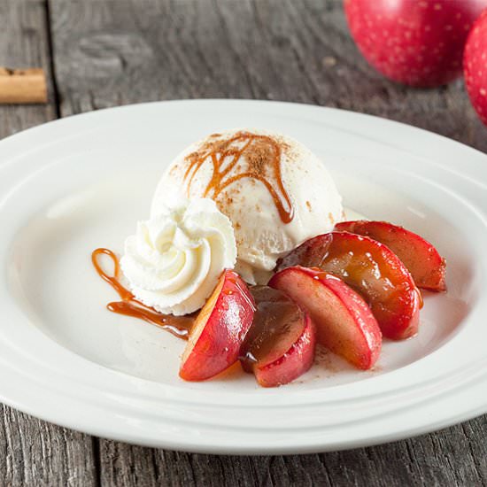 Warm Apples and Cinnamon Ice Cream - Recipe photo by ohmydish