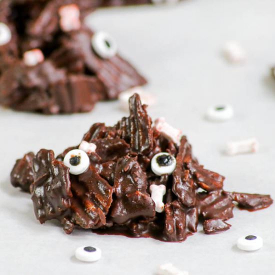 Halloween Potato Chip Haystacks - Recipe photo by Desserts Required