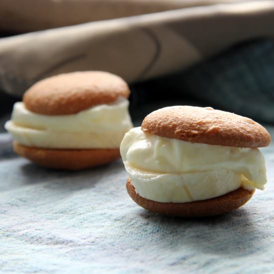 Mini Banana Pudding Sandwiches - Recipe photo by danid320
