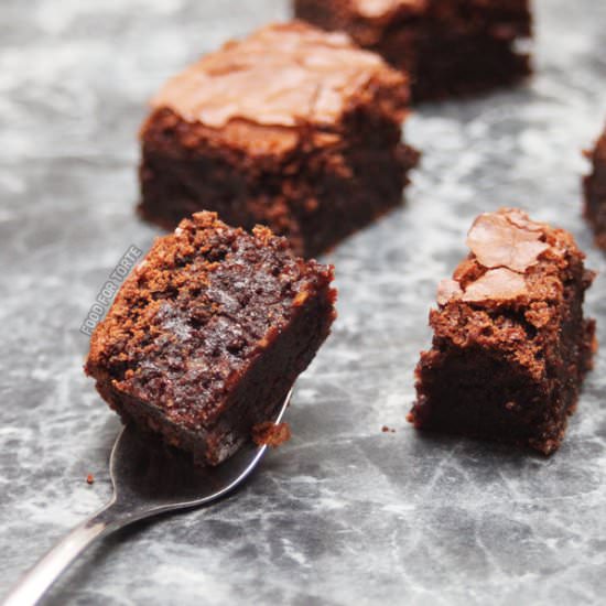 Flourless Fudge Brownies - Recipe photo by speedingturtle