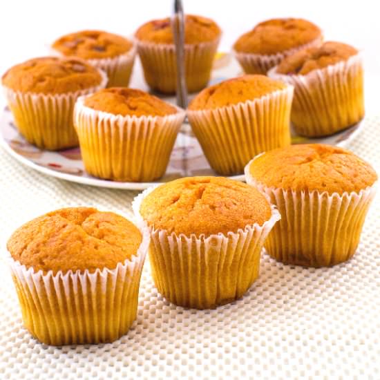 PLAIN CUPCAKES - Recipe photo by globalfoodbook