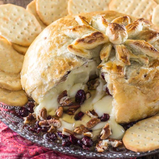 Baked Brie en Croute - Recipe photo by Oliviascuisine