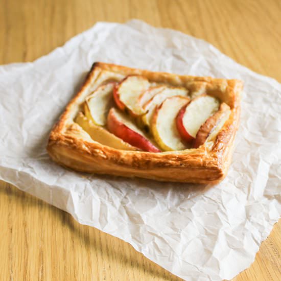 Simple Apple Tart - Recipe photo by EatLikeYouLoveYourself