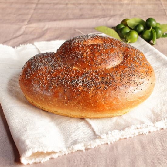 Poppy Seed Challah - Recipe photo by bakingyummies