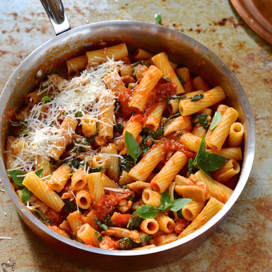 Chicken and spinach pasta - Recipe photo by Bibbyskitchenat36