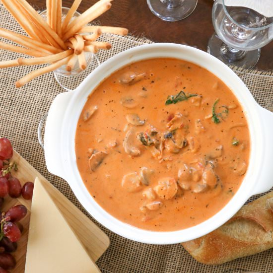 Creamy Shrimp Pasta in Garlic Sauce - Recipe photo by vivaveltoro