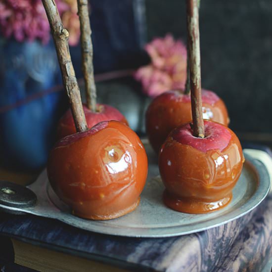 Caramel apples - Recipe photo by CandyCompany