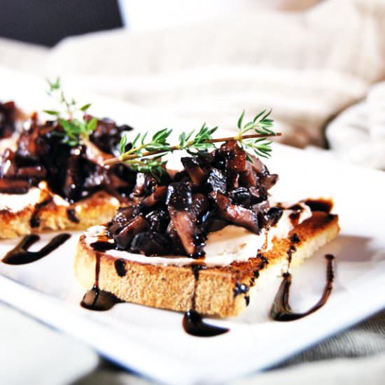 Mushroom Crostini with Goat Cheese - Recipe photo by thecharmingdetroiter