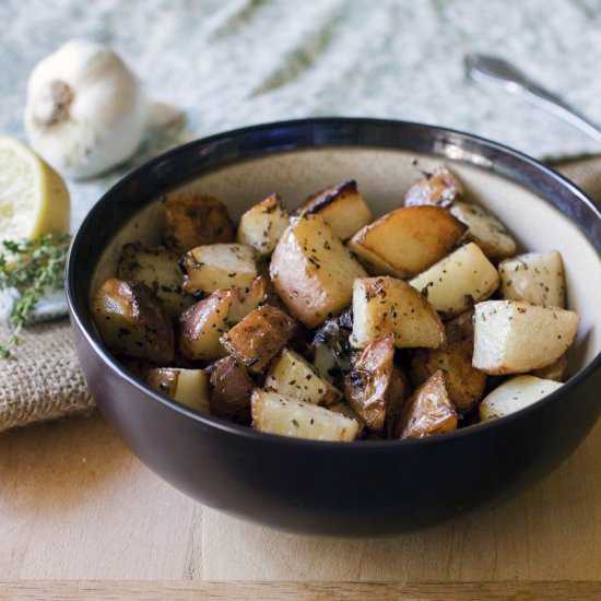 Lemon & Herb Roasted Potatoes - Recipe photo by partialingredients
