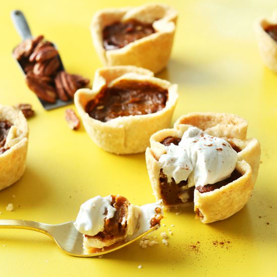 Mini Vegan Pumpkin Pies - Recipe photo by minimalist baker