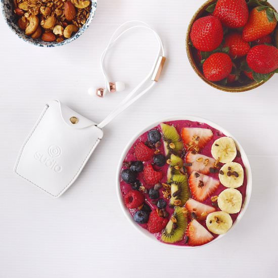 Dragonfruit Banana Mango Smoothie - Recipe photo by yellowfingers