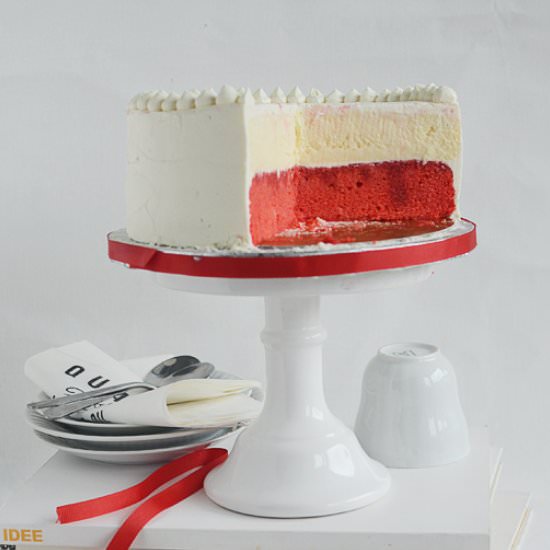 Red&White Cheesecake Cake - Recipe photo by CandyCompany
