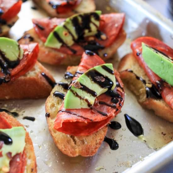 Avocado & Chorizo Toasts - Recipe photo by meseidy