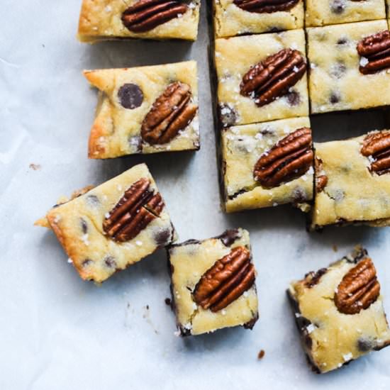 Chocolate and Pecan Honey Blondies - Recipe photo by warmvanillasugar