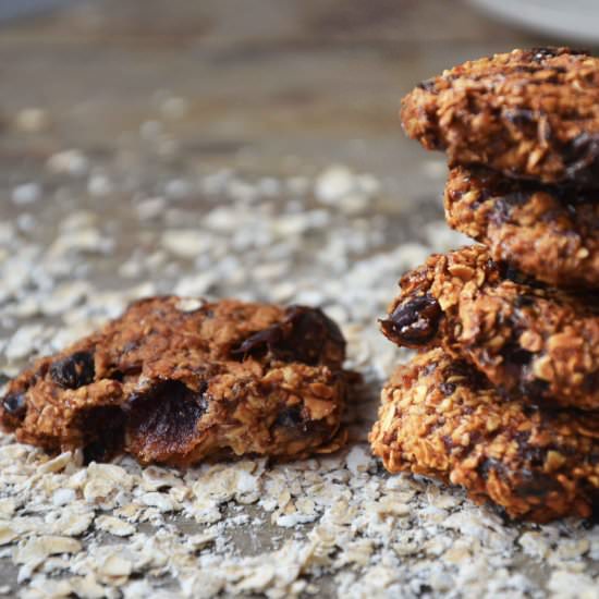 Dates & Oatmeal Healthy Cookies - Recipe photo by PeckishMe