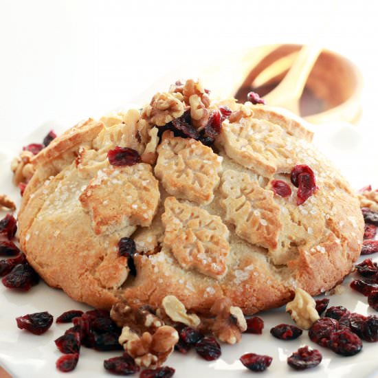 Baked Apple Pie Brie - Recipe photo by Summer Bakes