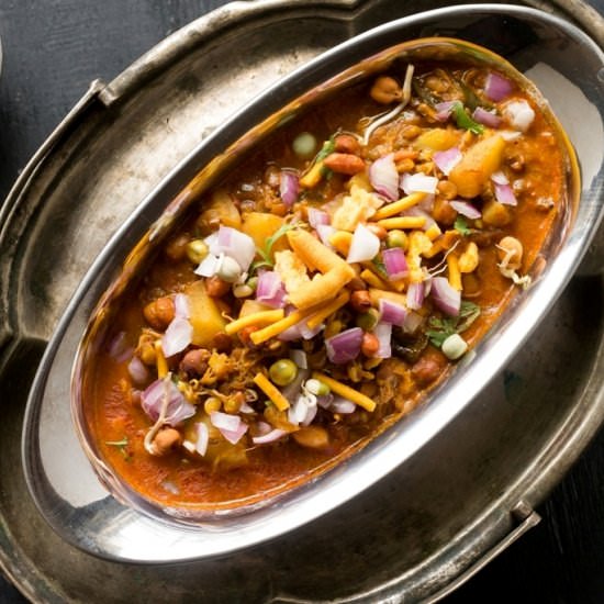 Misal Pav - Recipe photo by currytrail