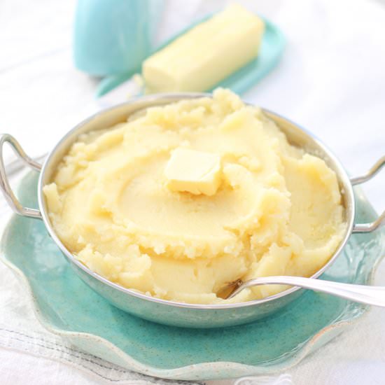 Mashed Potatoes the Right Way - Recipe photo by Honest and Tasty