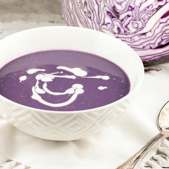 Red cabbage soup - Recipe photo by ohmydish
