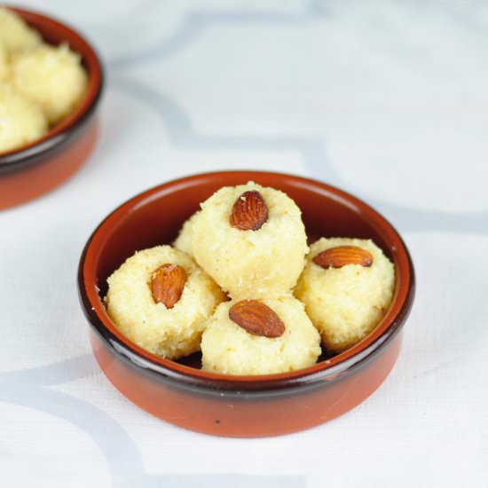 Coconut Ladoo with Condensed Milk - Recipe photo by Antonet