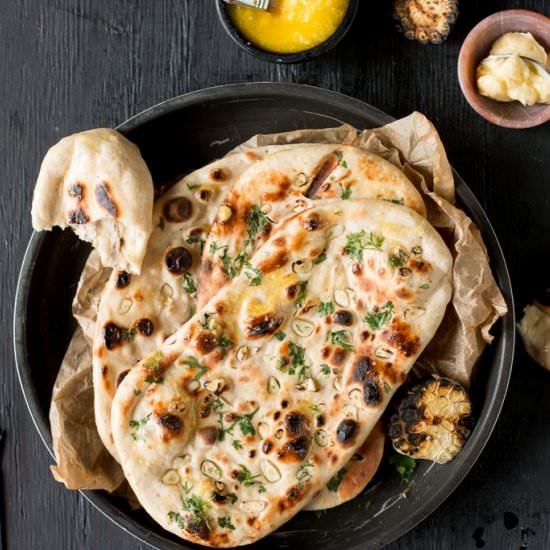 Garlic Naan with Yeast - Recipe photo by currytrail
