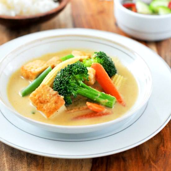 Yellow Curry with Tofu and Vegetables - Recipe photo by rachelcooksthai