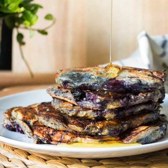 Oatmeal Pancakes with Blueberries - Recipe photo by nutrilics