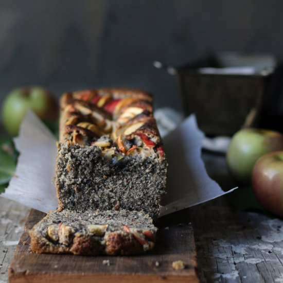 Sesame Almond Apple Cake - Recipe photo by foodfashionparty