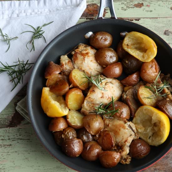 Rosemary Skillet Chicken & Potatoes - Recipe photo by the food blog