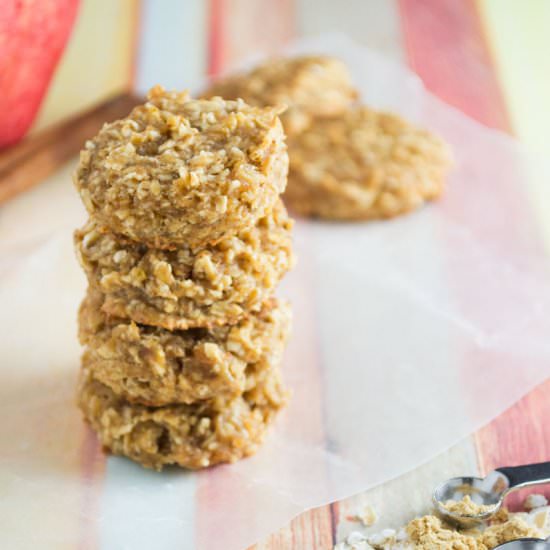 Mini Gingerbread Oatmeal Bites - Recipe photo by theocdkitchen