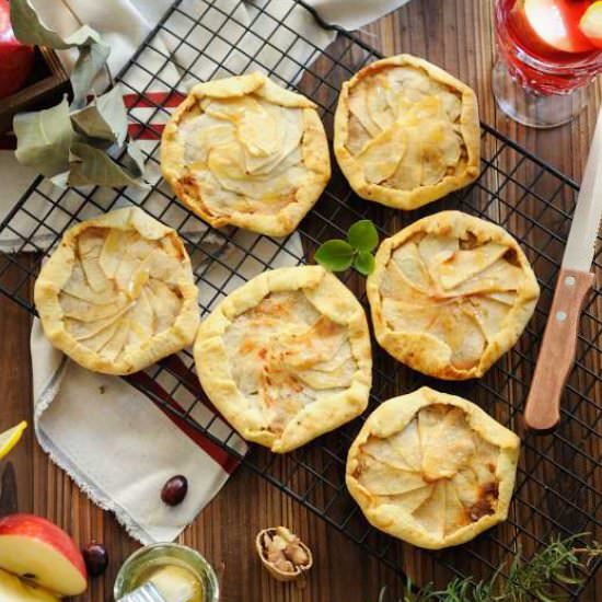 Mini Apple Galettes - Recipe photo by Beanpanda