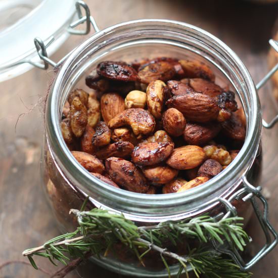 Balsamic- Curry Spiced Mixed Nuts - Recipe photo by foodfashionparty