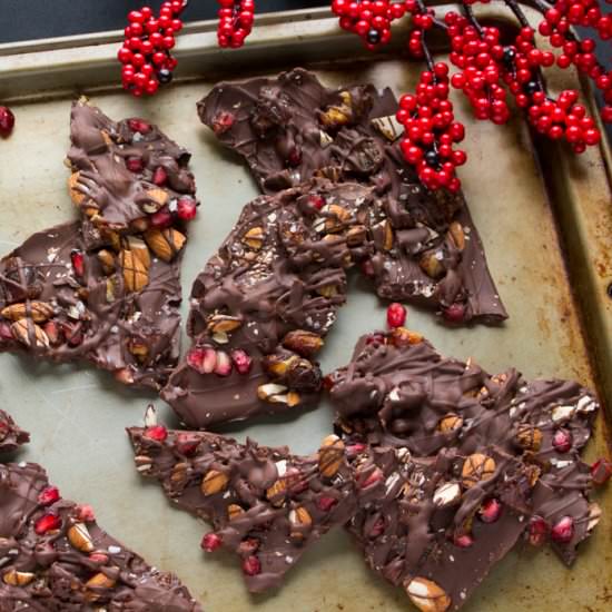 Almond, Pomegranate & Date Bark - Recipe photo by cinnamonscribe