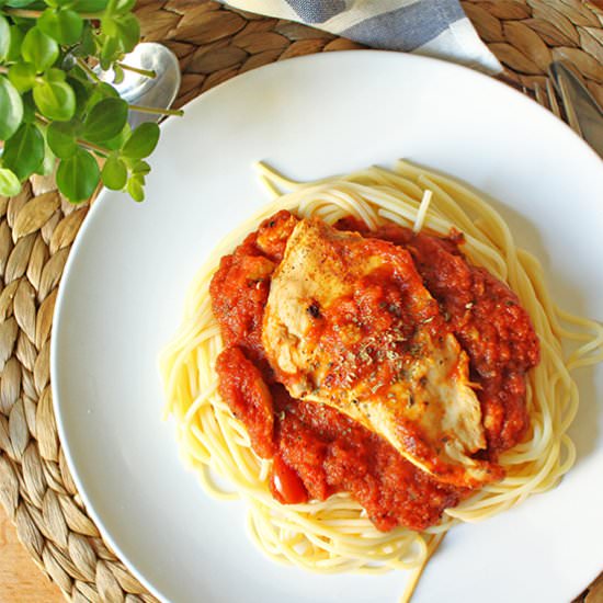 Spaghetti with Tomato and Basil - Recipe photo by nutrilics