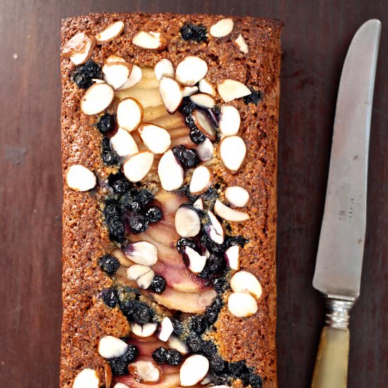 Wild blueberry & pear almond bread - Recipe photo by kumquat