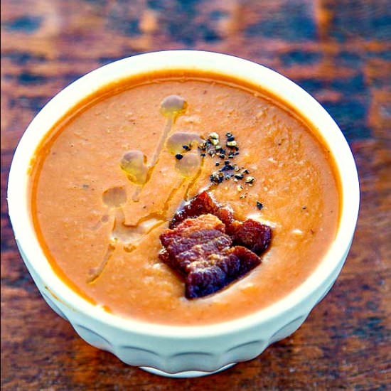 Navy Bean Soup with Bacon - Recipe photo by the wicked noodle