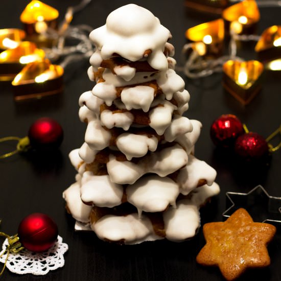 Gingerbread Cookie Christmas Tree - Recipe photo by Happy Foods Tube