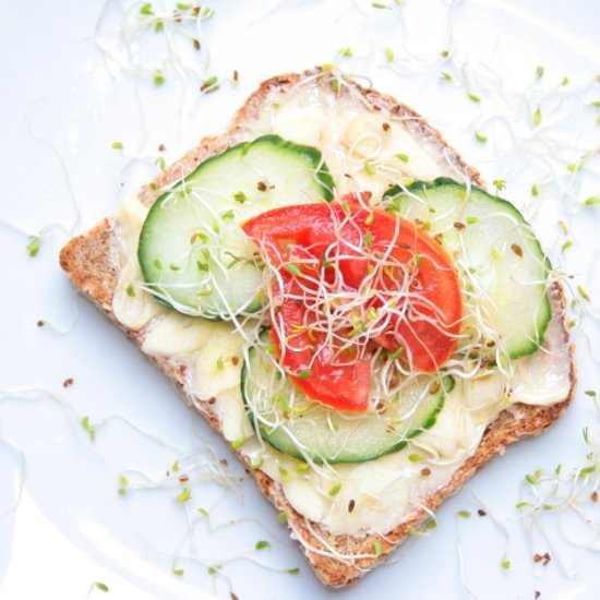 Garlic on Toast - Recipe photo by GarlicMatters