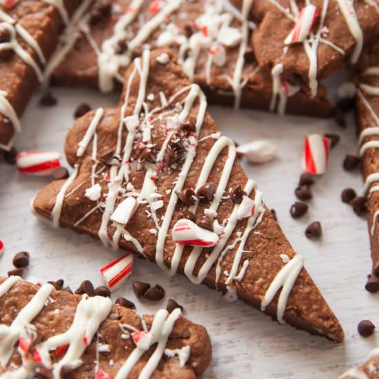 Chocolate Peppermint Shortbread - Recipe photo by chocolatechipsntoffeebits