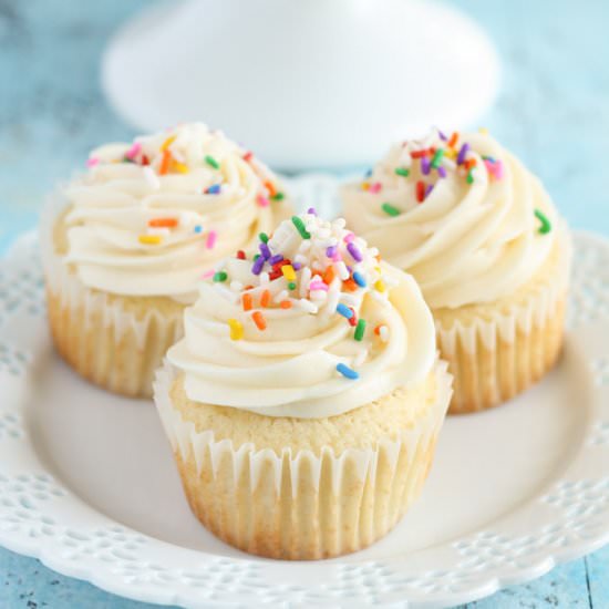 Vanilla Cupcakes - Recipe photo by livewellbakeoften