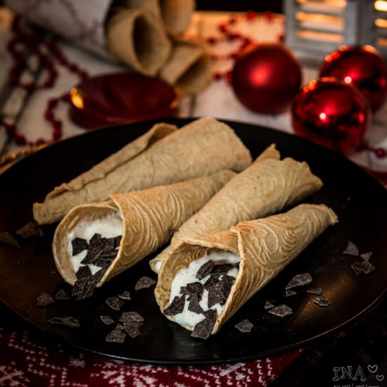 Norwegian Krumkake with Vanilla - Recipe photo by Ina Isst