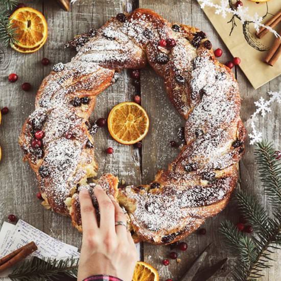 Wreath with cranberries and almonds - Recipe photo by Netqa86
