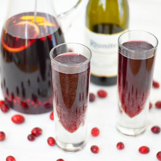 Pomegranate Ginger Sangria - Recipe photo by lucismorsels